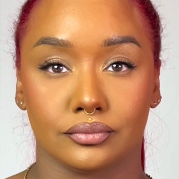 Meet your Posher, ItsKarriAnne - Picture 3 of 3